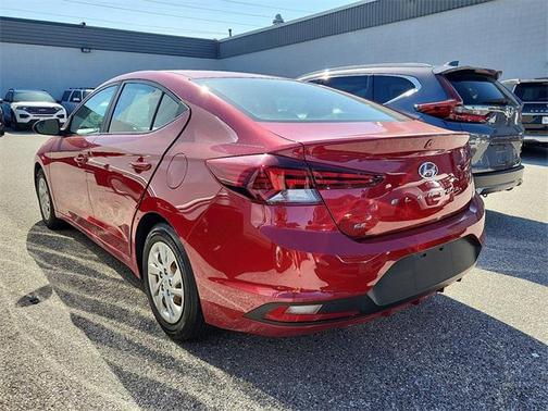 2020 Hyundai ELANTRA SE