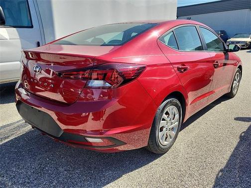2020 Hyundai ELANTRA SE