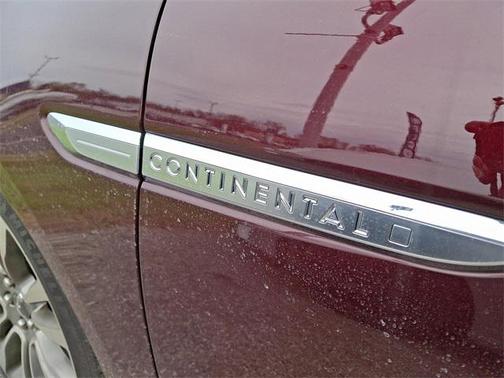 2017 Lincoln Continental Select