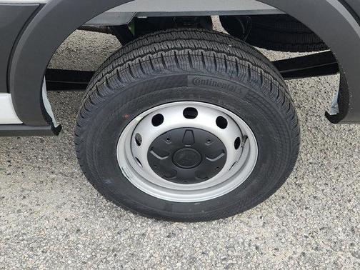 2025 Ford Transit-250 148 WB Medium Roof Cargo