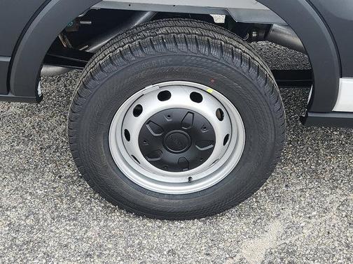 2025 Ford Transit-250 148 WB Medium Roof Cargo
