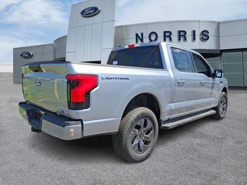 2025 Ford F-150 Lightning Flash