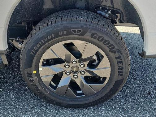 2025 Ford F-150 Lightning LARIAT