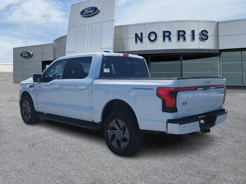 2025 Ford F-150 Lightning LARIAT