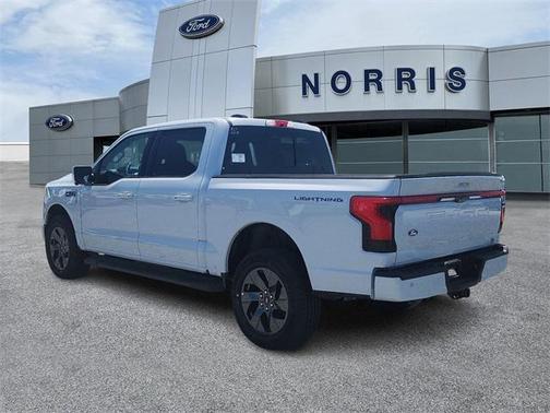 2025 Ford F-150 Lightning LARIAT