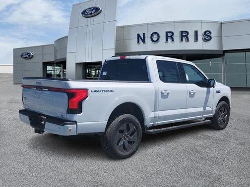 2025 Ford F-150 Lightning LARIAT