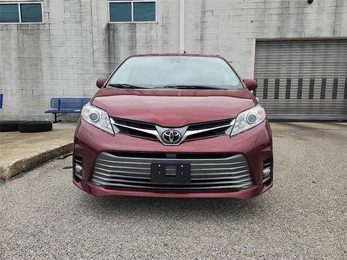2018 Toyota Sienna 