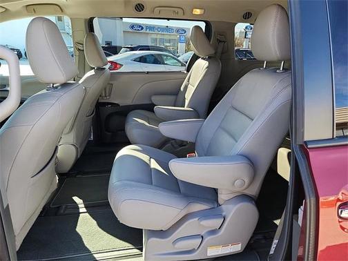 2018 Toyota Sienna XLE