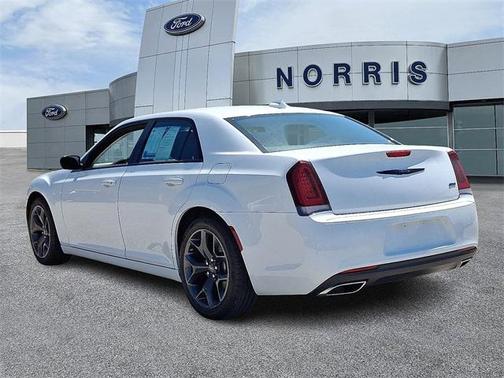 2022 Chrysler 300 Touring