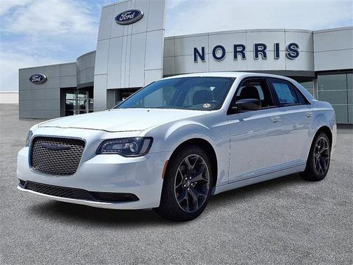 2022 Chrysler 300 Touring
