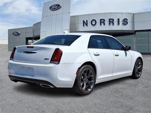 2022 Chrysler 300 Touring