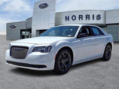 2022 Chrysler 300 Touring