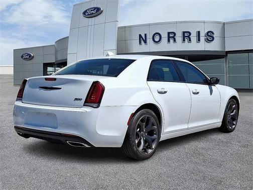2022 Chrysler 300 Touring