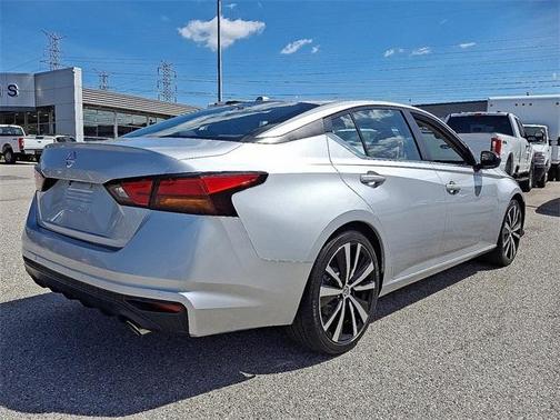 2022 Nissan Altima 2.5 SR