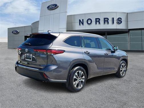 2022 Toyota Highlander Hybrid 