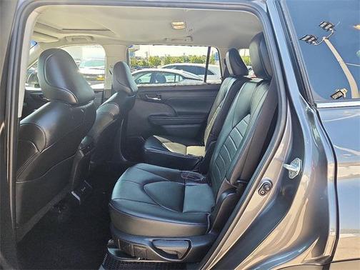 2022 Toyota Highlander Hybrid Hybrid XLE