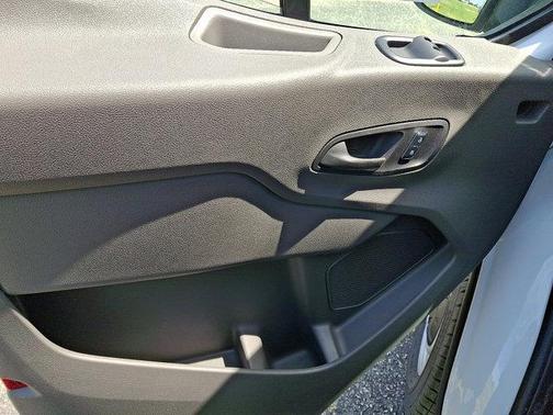 2025 Ford Transit-250 148 WB Medium Roof Cargo
