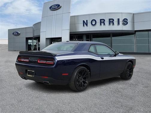 2017 Dodge Challenger SXT