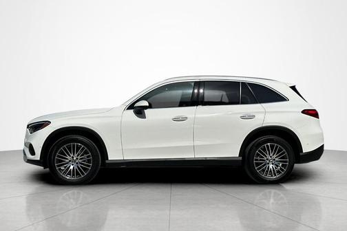 Polar White 2025 Mercedes-Benz GLC 300 Base