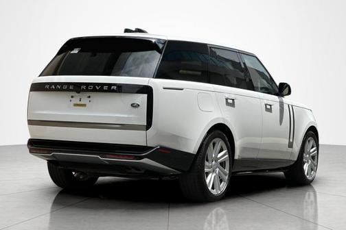 Fuji White 2023 Land Rover Range Rover P530 SE