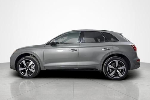 Chronos Gray Metallic 2023 Audi Q5 45 S line Premium Plus
