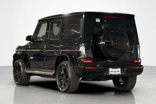 Emerald Green Metallic 2027 Mercedes-Benz G-Class 580E