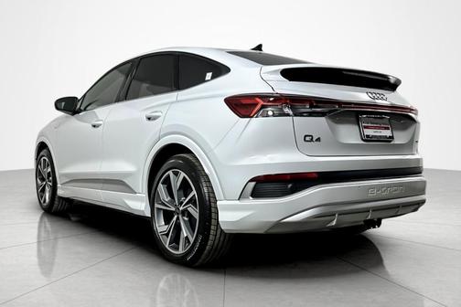 Glacier White Metallic 2025 Audi Q4 e-tron 55 quattro Premium