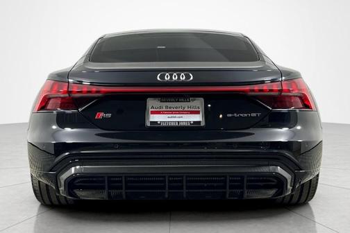 Mythos Black Metallic 2024 Audi RS e-tron GT Base