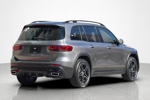Metallic 2023 Mercedes-Benz GLB 250 Base