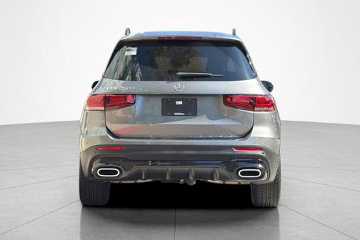 Metallic 2023 Mercedes-Benz GLB 250 Base