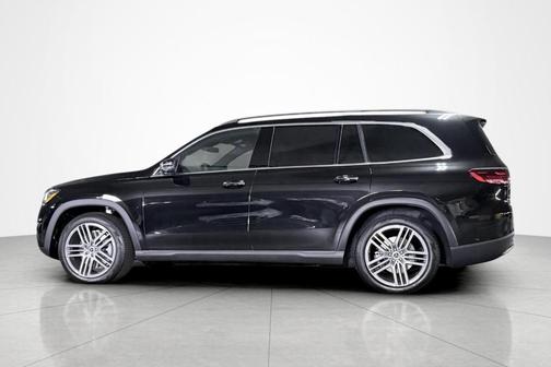 Obsidian Black Metallic 2026 Mercedes-Benz GLS 450 4MATIC