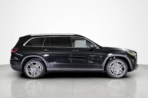Obsidian Black Metallic 2026 Mercedes-Benz GLS 450 4MATIC