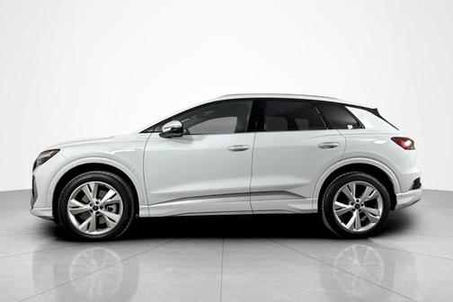 Glacier White Metallic 2023 Audi Q4 e-tron 50 Premium