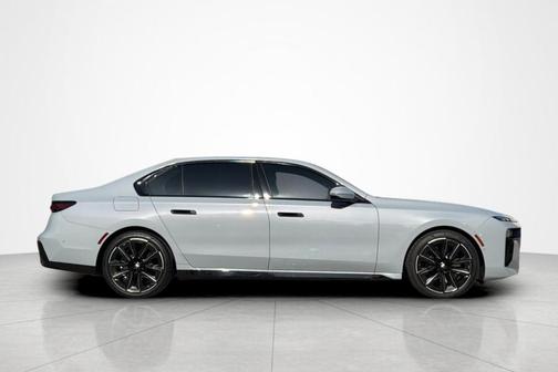 Gray 2023 BMW 740 i