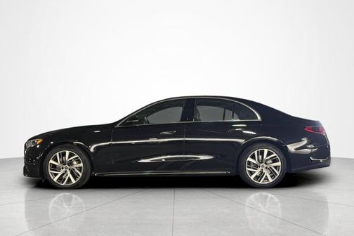 Obsidian Black Metallic 2027 Mercedes-Benz E-Class 350