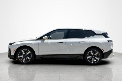 White 2022 BMW iX xDrive50