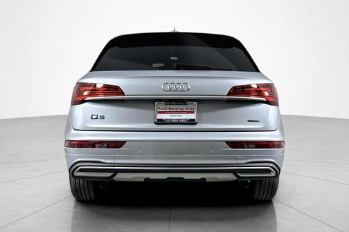 Florett Silver Metallic 2022 Audi Q5 40 Premium Plus