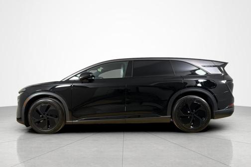 Black 2026 Lucid Gravity GRAND TOURING