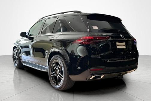 Black 2026 Mercedes-Benz GLE 450 4MATIC