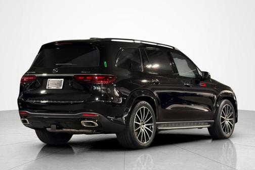 Obsidian Black Metallic 2026 Mercedes-Benz GLS 580 Base 4MATIC