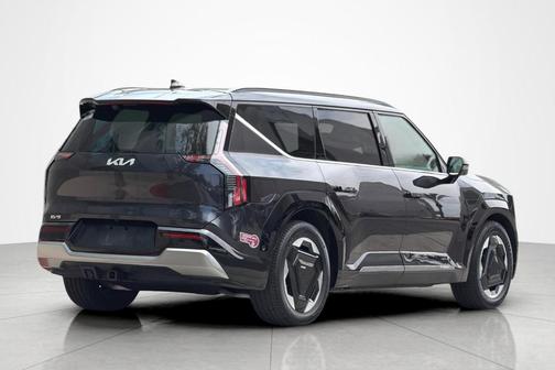 Metal 2024 Kia EV9 Land