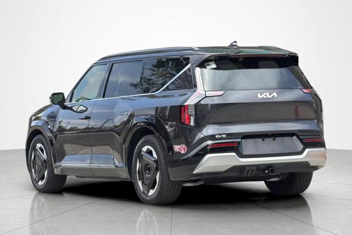 Metal 2024 Kia EV9 Land