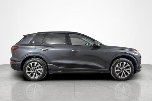 Manhattan Gray Metallic 2025 Audi Q6 e-tron Premium