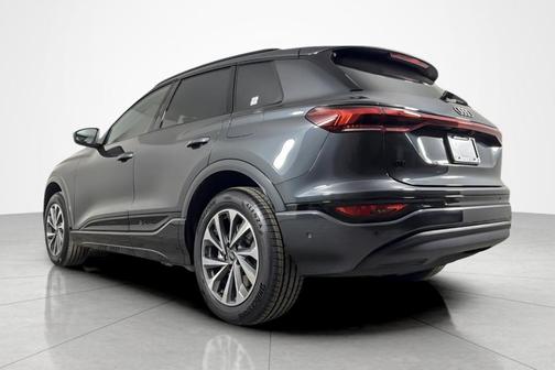 Manhattan Gray Metallic 2025 Audi Q6 e-tron Premium