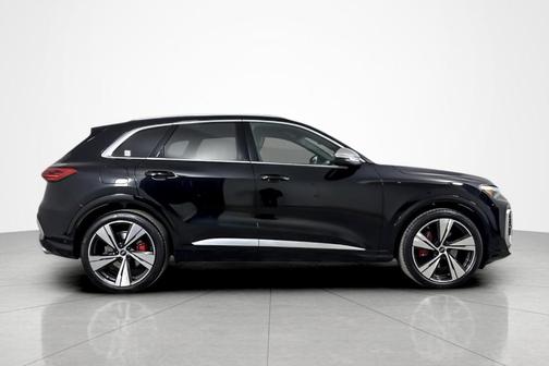 Mythos Black Metallic 2025 Audi SQ5 3.0T quattro Premium