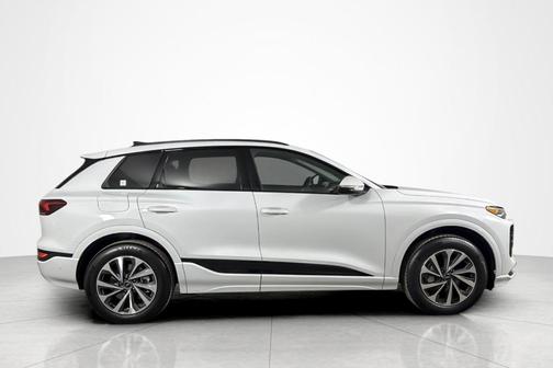 Glacier White Metallic 2025 Audi Q6 e-tron Premium