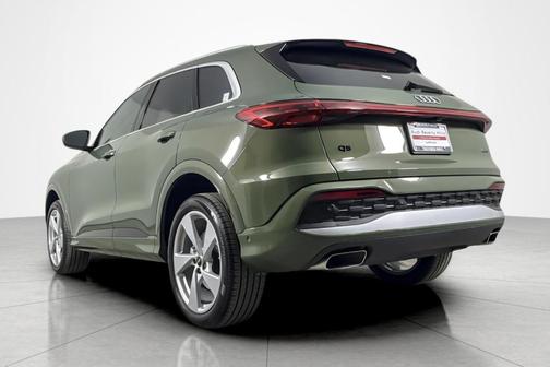 District Green Metallic 2025 Audi Q5 2.0T quattro Premium