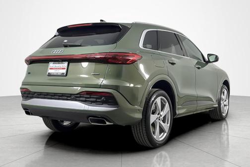 District Green Metallic 2025 Audi Q5 2.0T quattro Premium