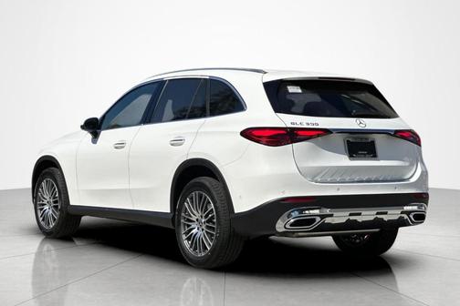 Polar White 2026 Mercedes-Benz GLC 300 Base