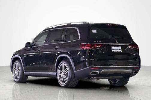 Obsidian Black Metallic 2026 Mercedes-Benz GLS 450 4MATIC